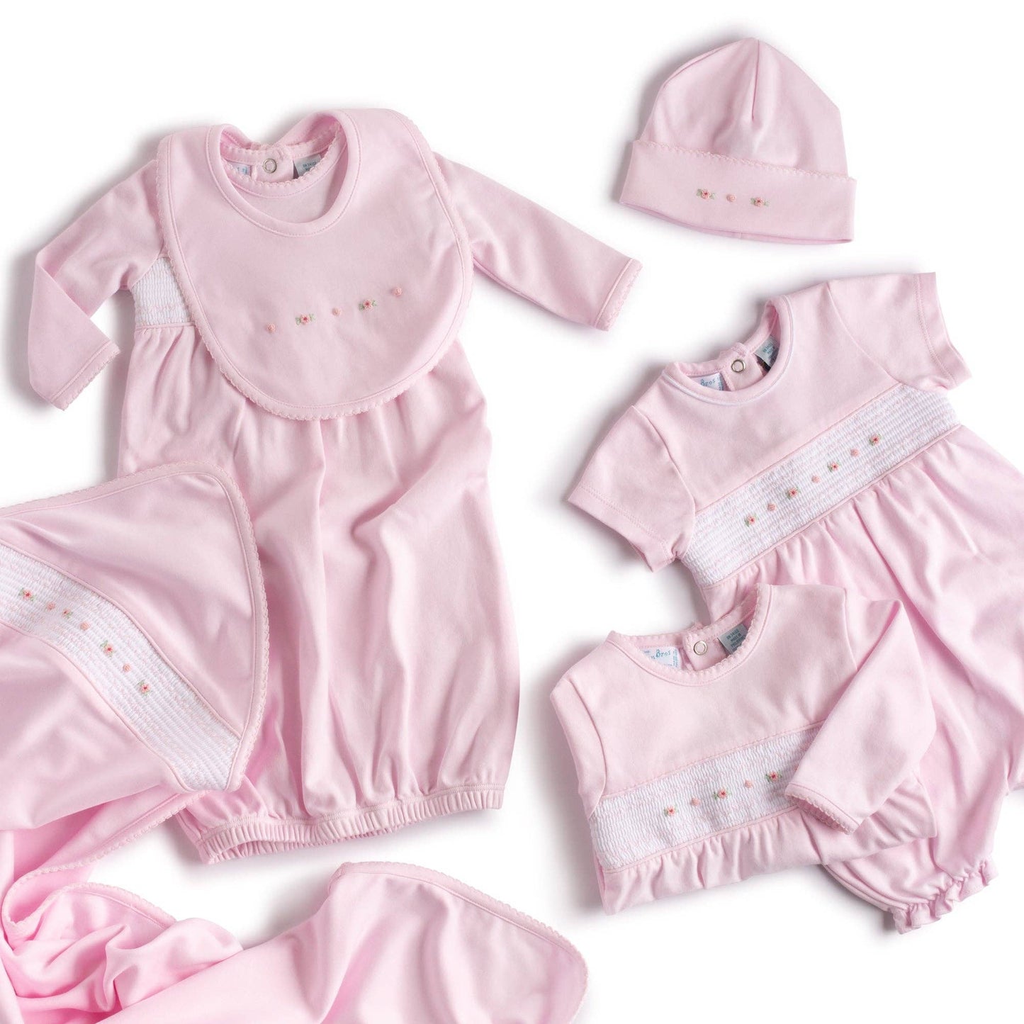 Baby Girl`s Smocked Flower Gown and Hat