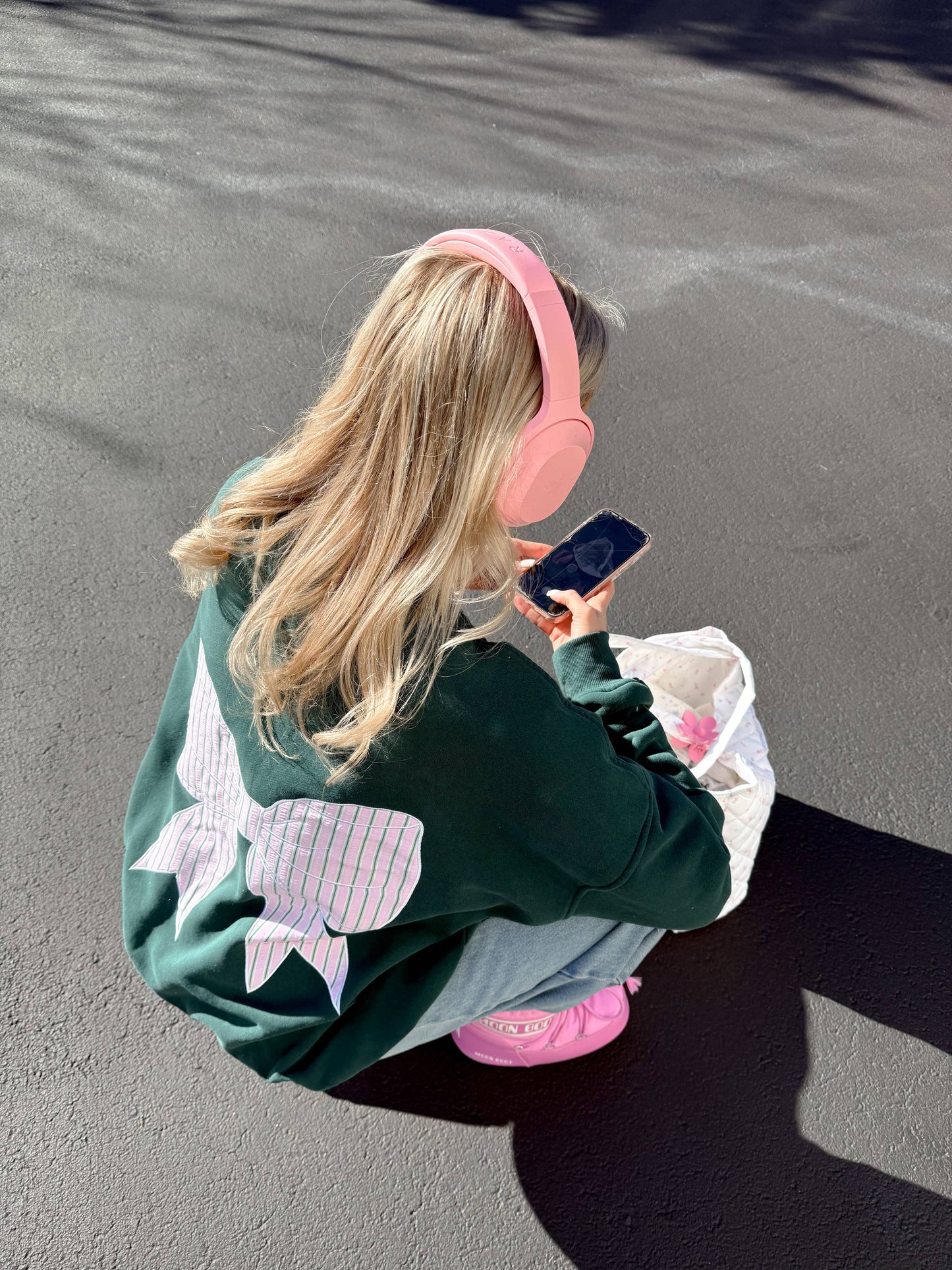 Winter Green Striped Bow Embroider Sweatshirt