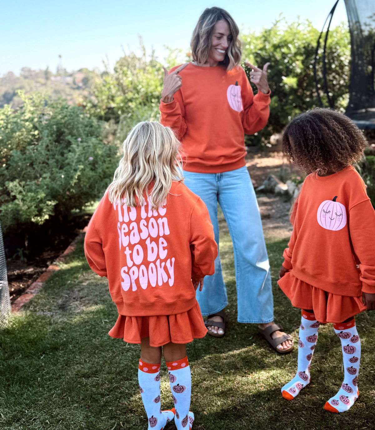 'TIS THE SEASON TO BE SPOOKY | Drop Shoulder Pullover | ADULT