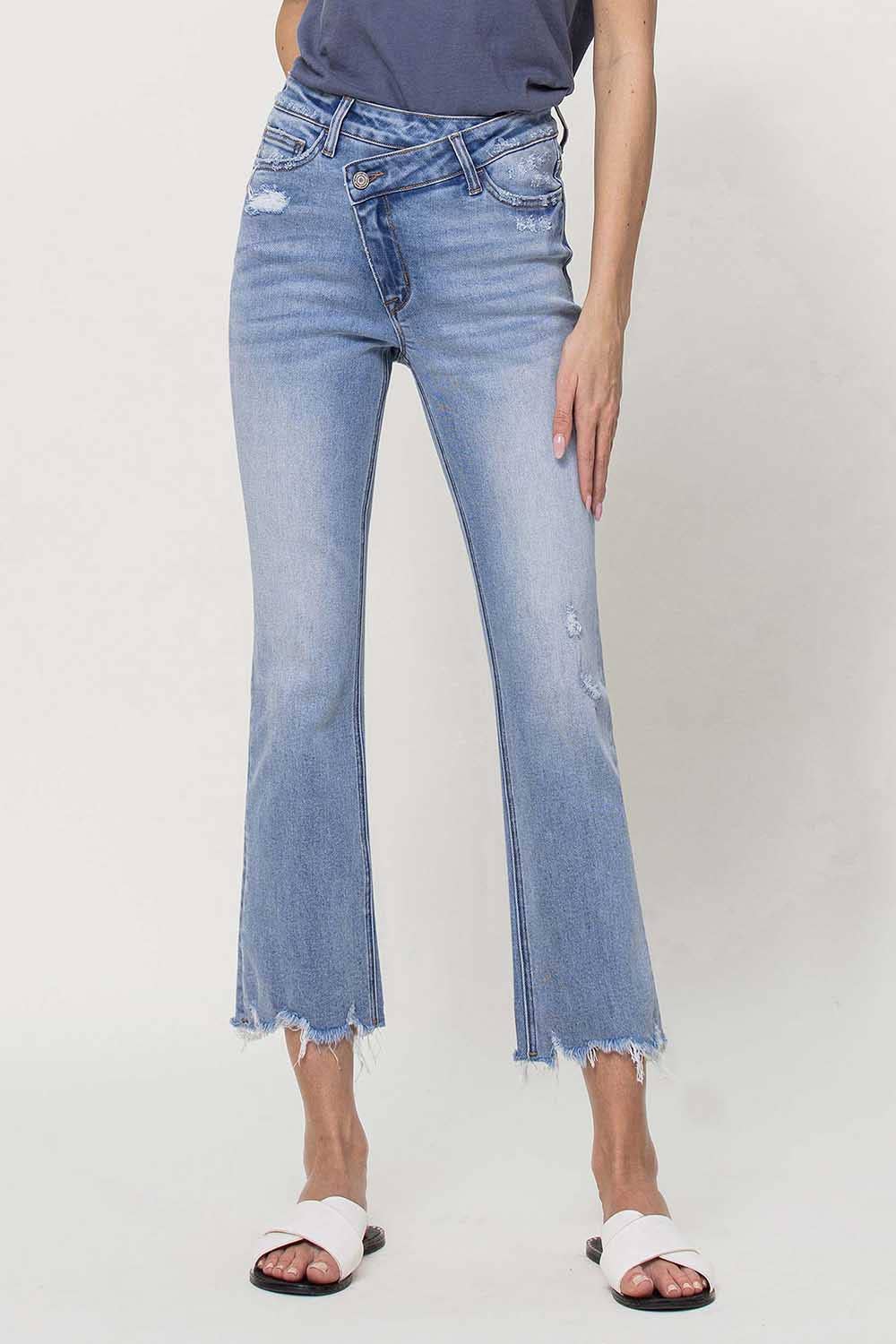 HIGH RISE CRISS CROSS KICK FLARE JEANS V3038