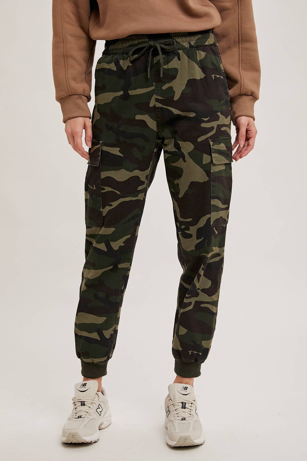 CAMO CARGO JOGGER PANTS