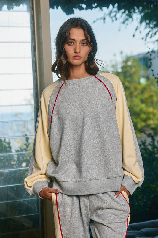 IT2830 Piping Details Color-Block Knit Pullover Top