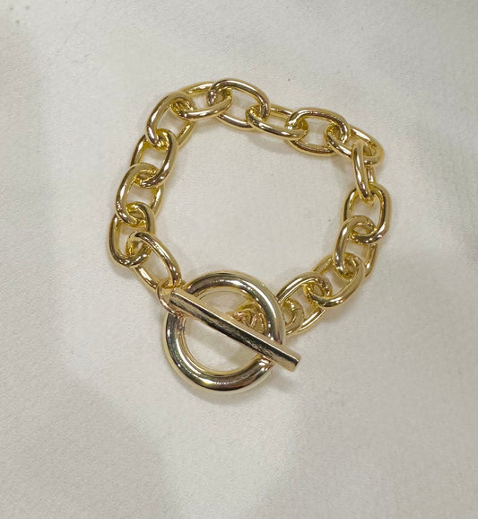 Gold OT Buckle Chain Bracelet