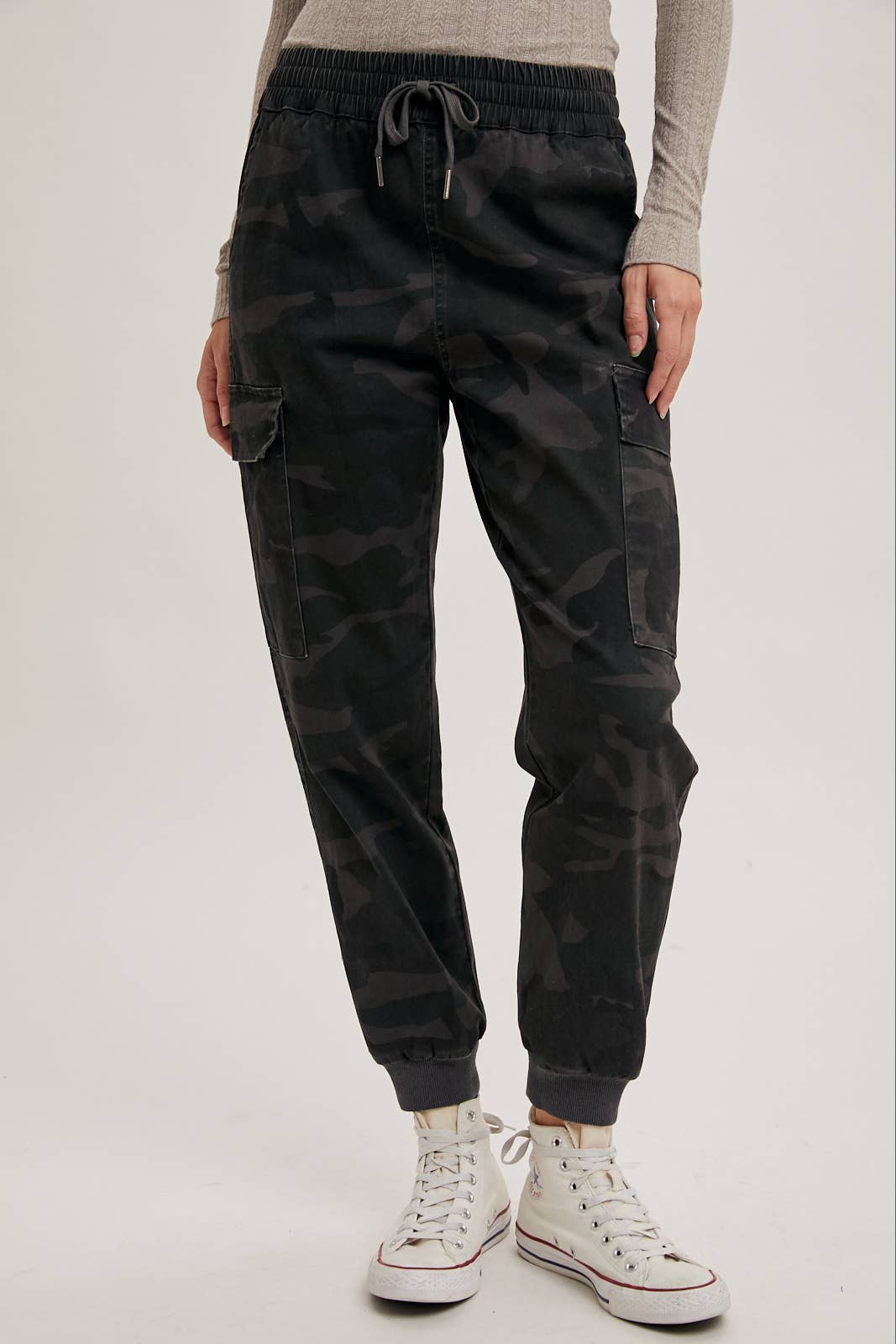 CAMO CARGO JOGGER PANTS