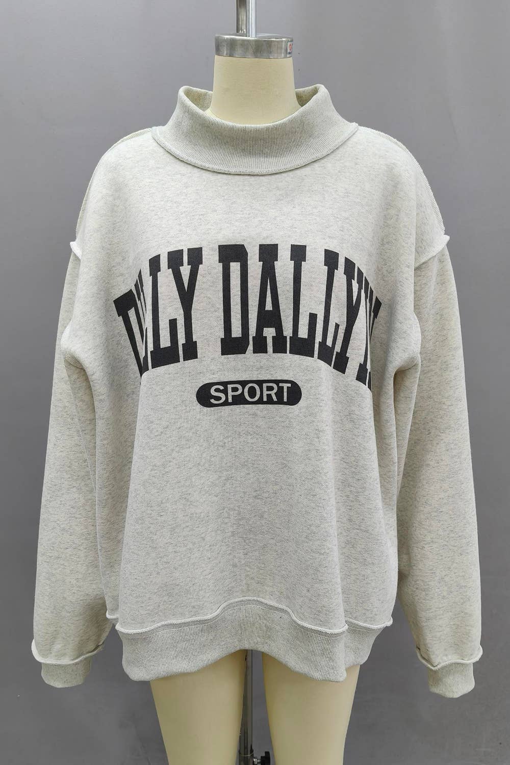 IT2594-DILLYDALLYIN Printed Reversible Sweatshirt