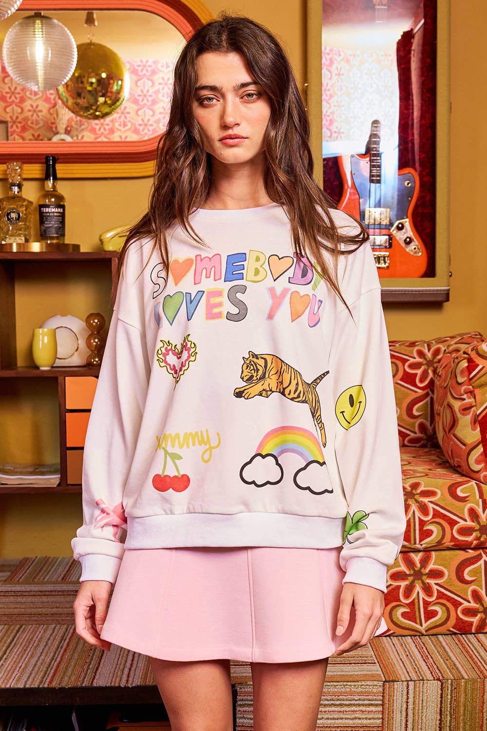 IT2537 'Somebody Loves You' Graphic Sweatshirts