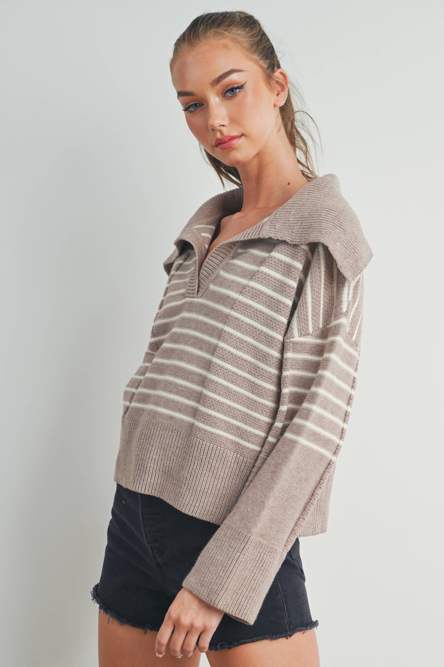 TEXTURED STRIPED V-NECK BIG COLLAR LS SWEATER - BMW7247