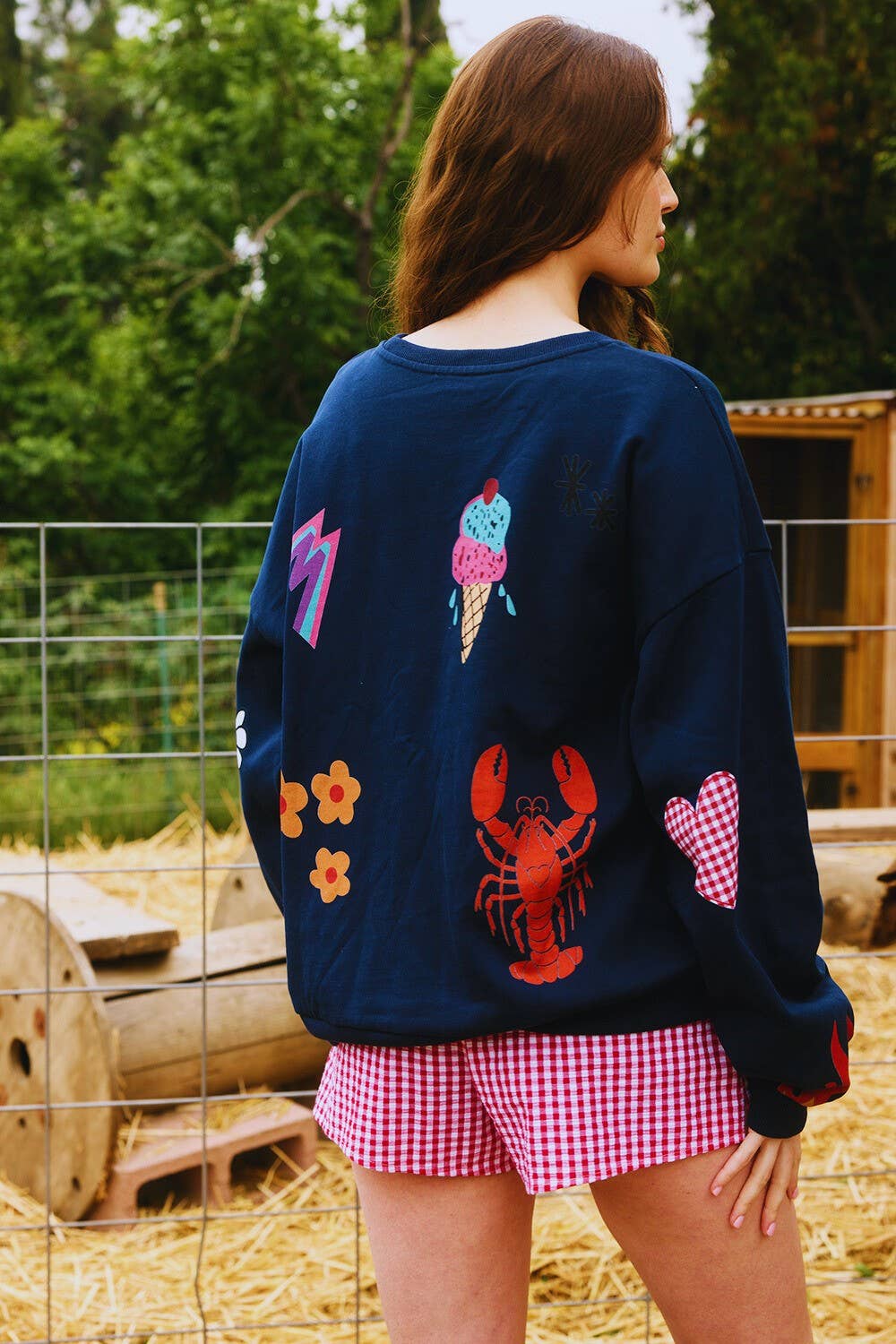 IT2537 'Somebody Loves You' Graphic Sweatshirts
