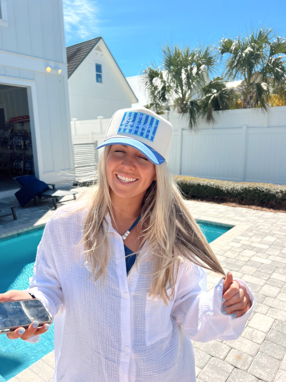 Beachin' - Vintage Trucker Hat