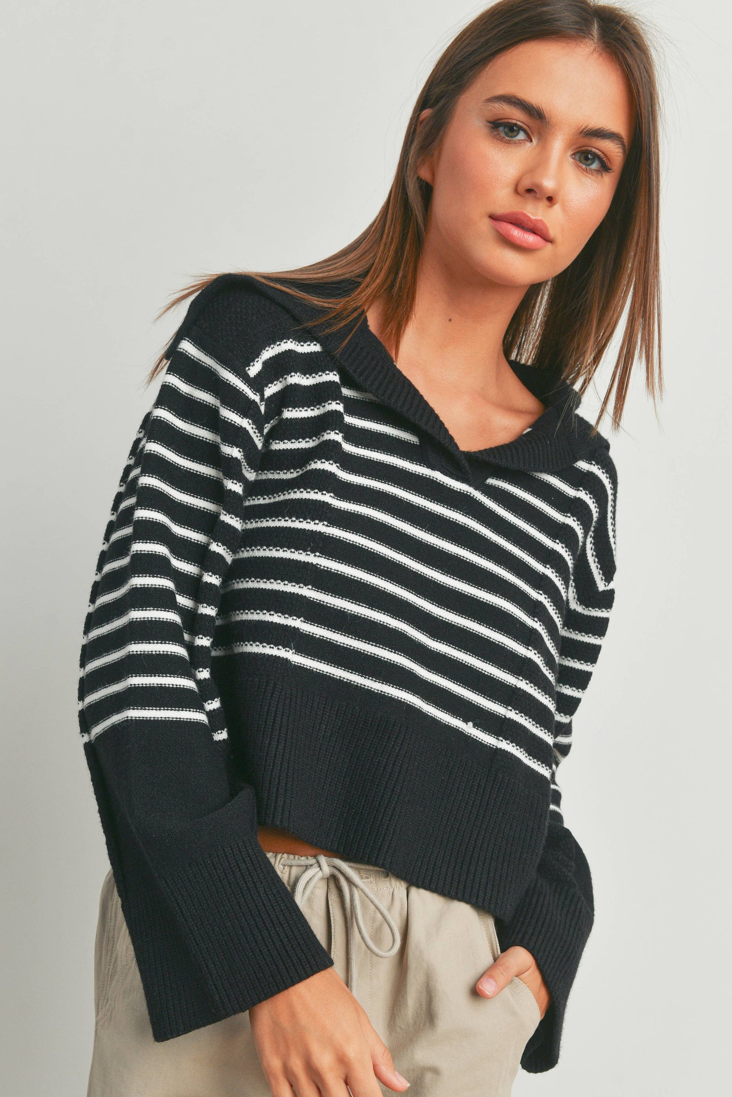 TEXTURED STRIPED V-NECK BIG COLLAR LS SWEATER - BMW7247