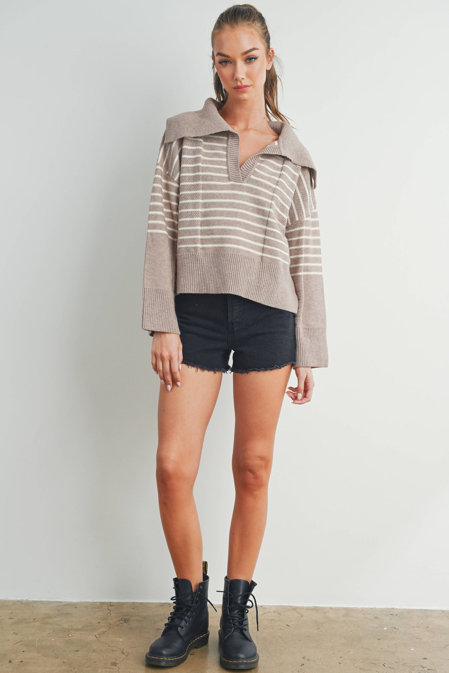 TEXTURED STRIPED V-NECK BIG COLLAR LS SWEATER - BMW7247