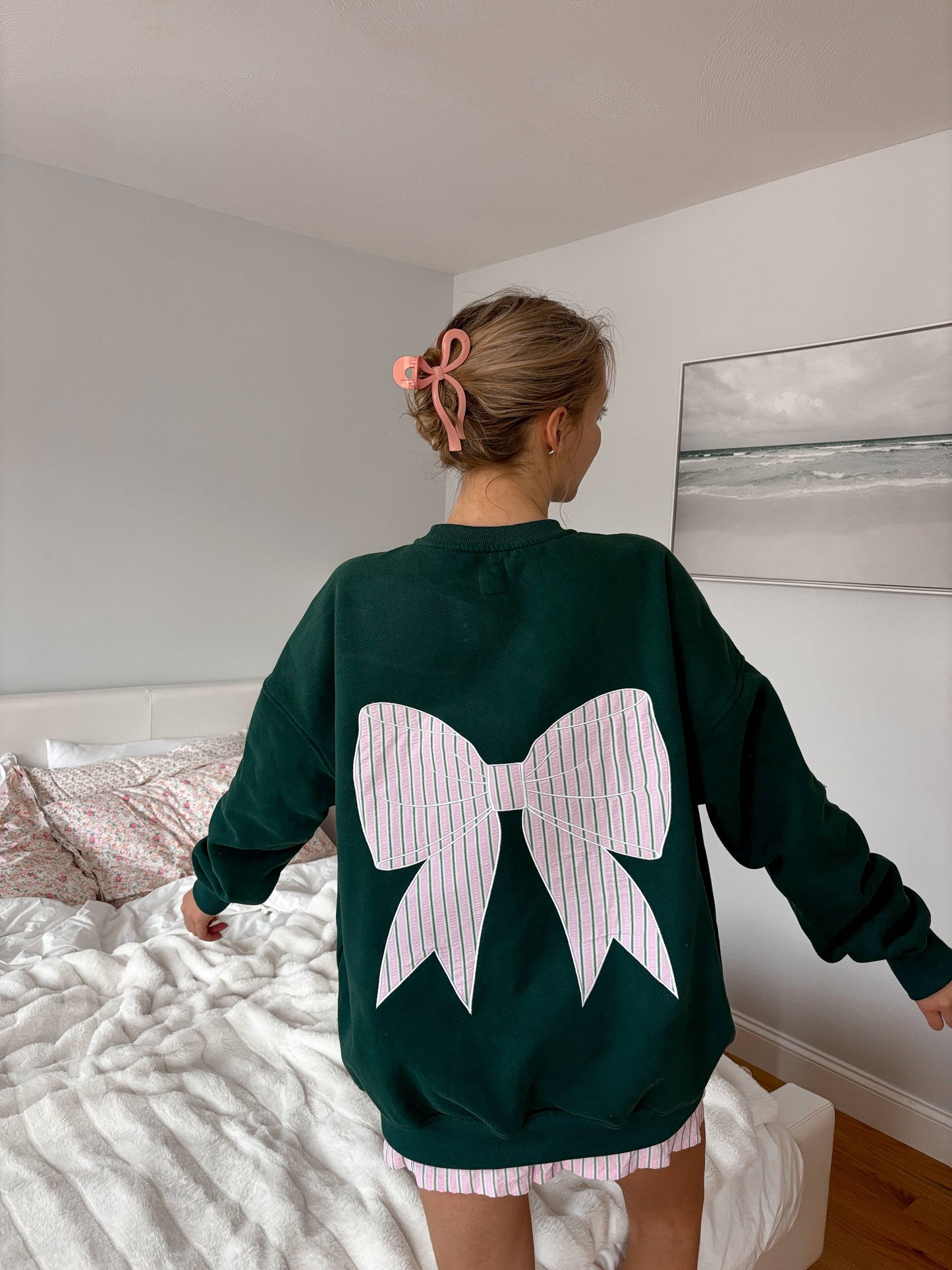 Winter Green Striped Bow Embroider Sweatshirt