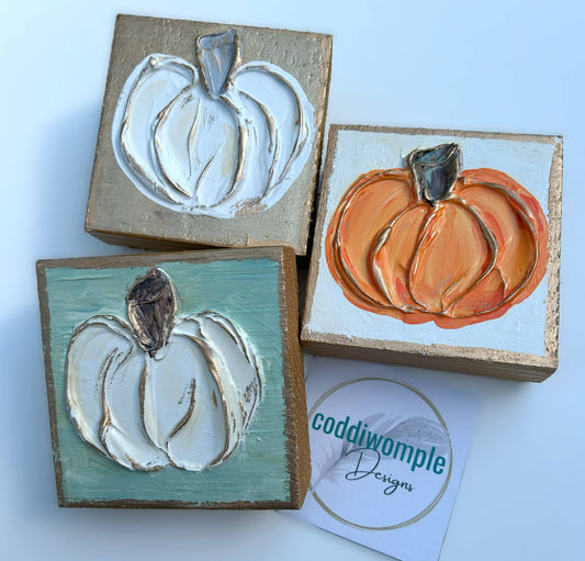 Small pumpkins for table display | Fall Thanksgiving Autumn