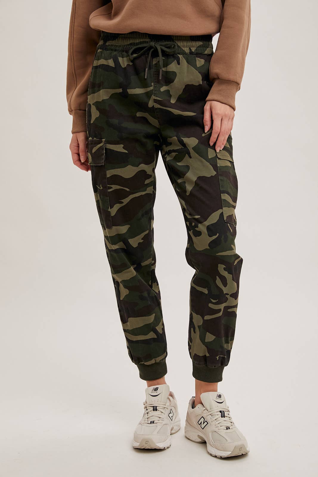 CAMO CARGO JOGGER PANTS