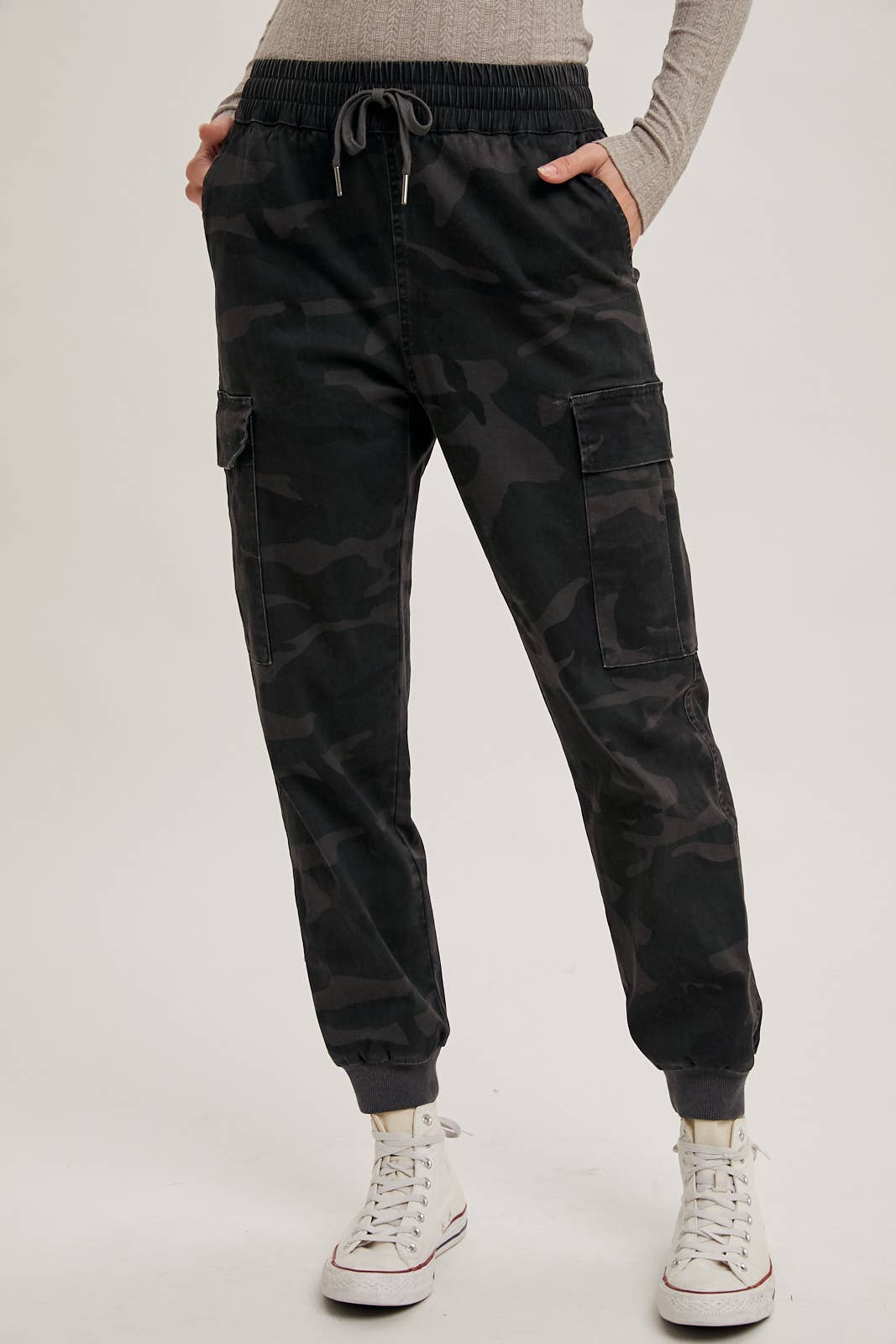 CAMO CARGO JOGGER PANTS