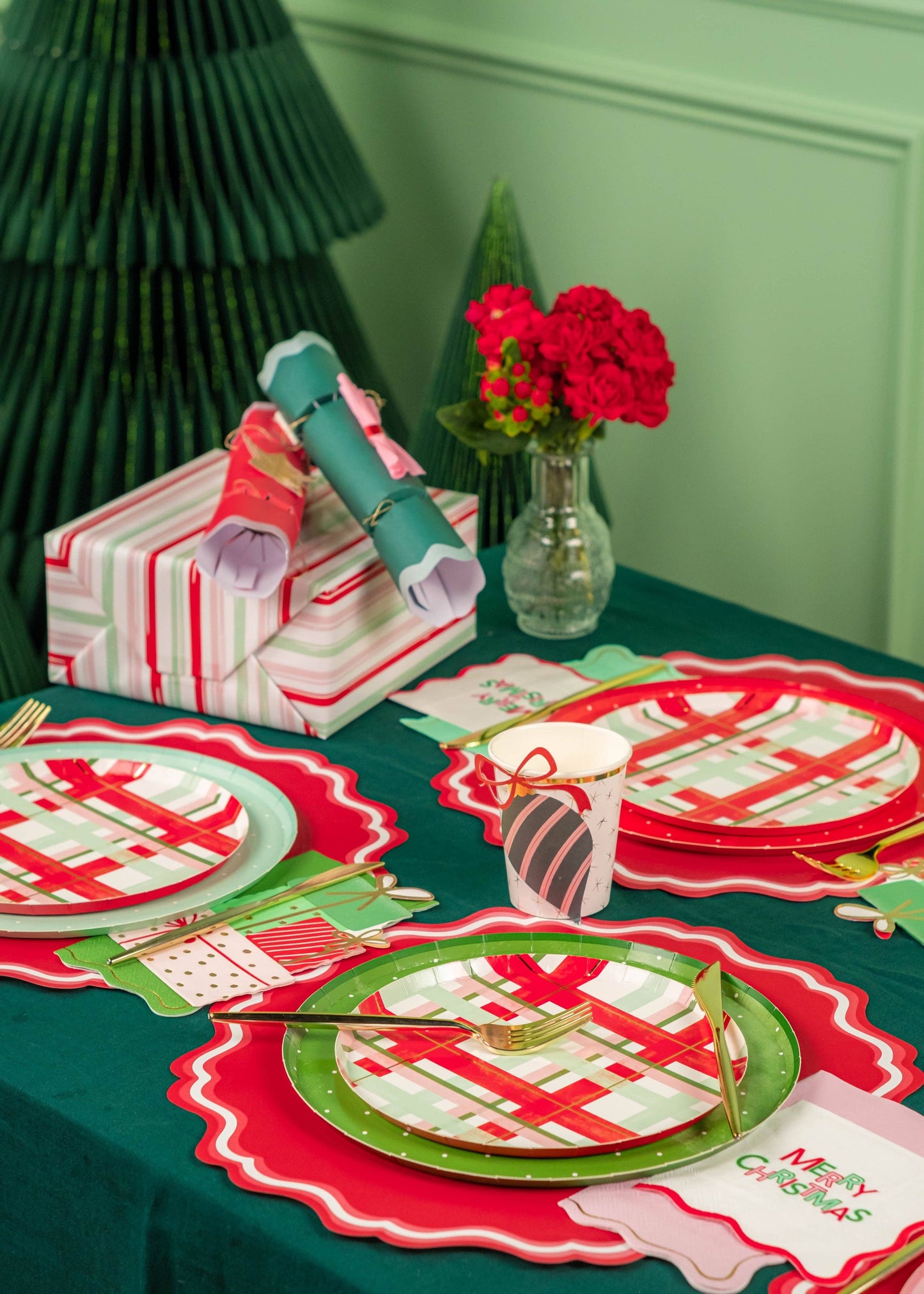 HOL25-CN6- Merry Christmas Cocktail Napkins