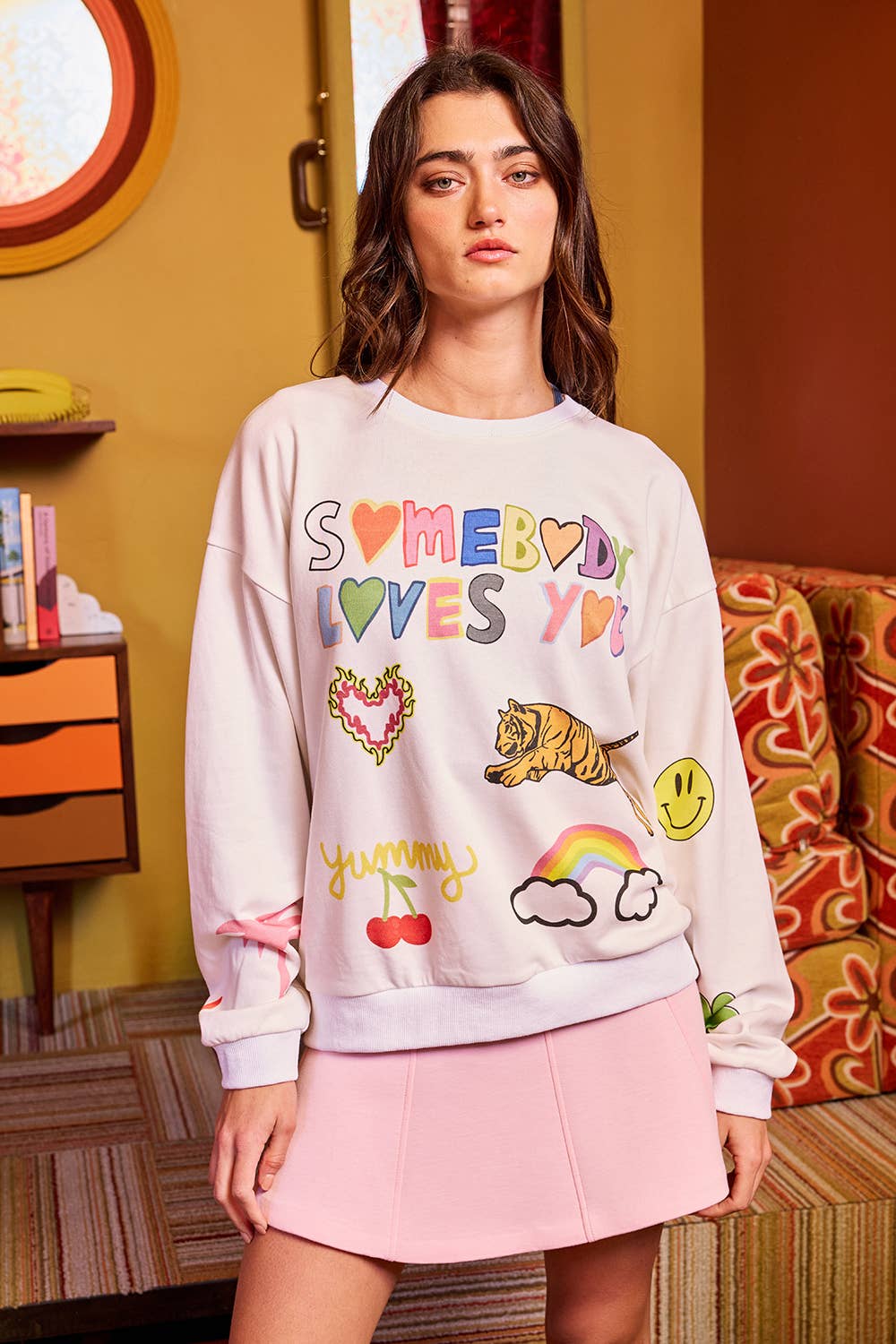IT2537 'Somebody Loves You' Graphic Sweatshirts