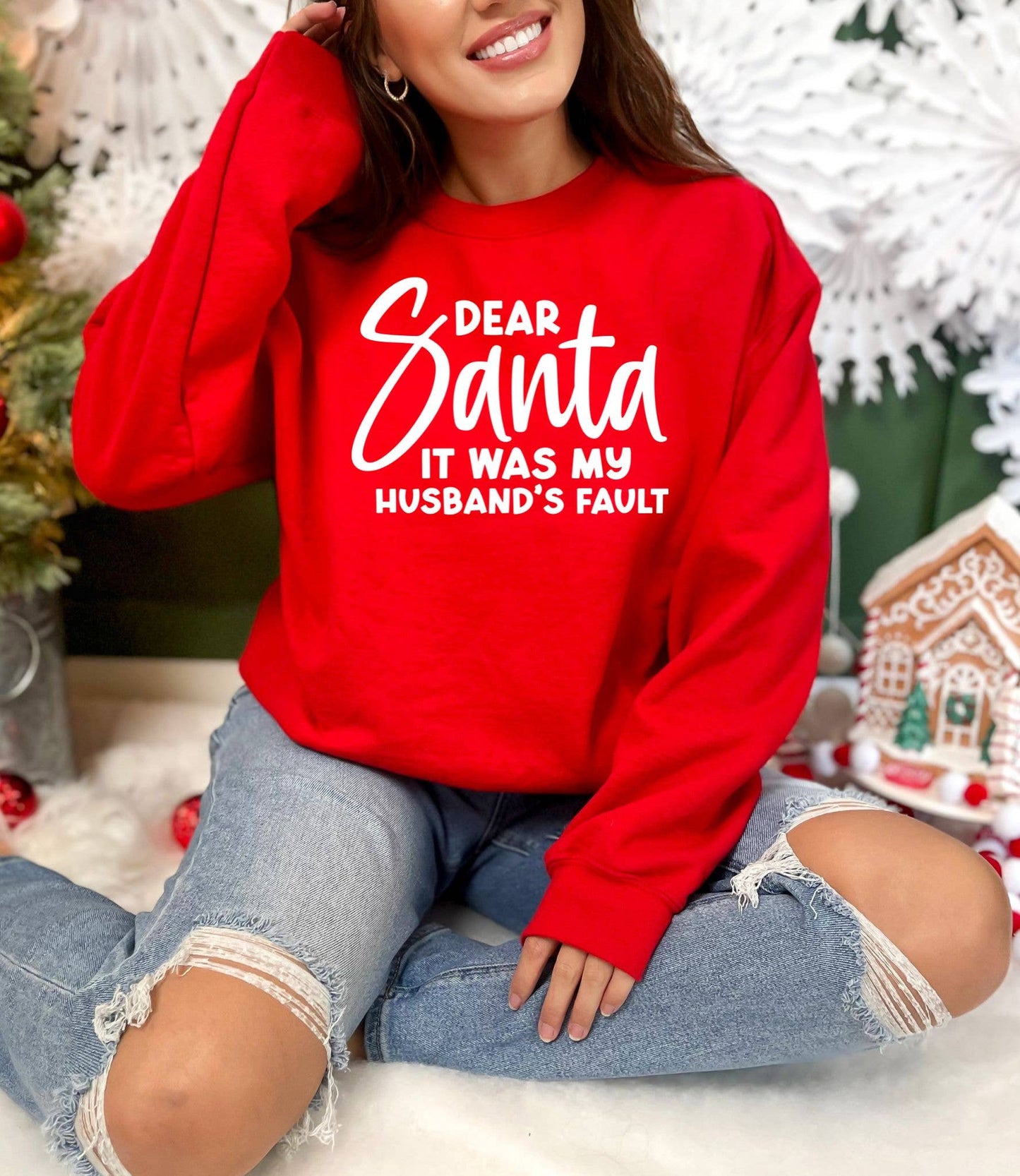 DEAR SANTA IT WAS MY HUSBANDS CHRISTMAS CREWNECK SWEATSHIRT : Red / L