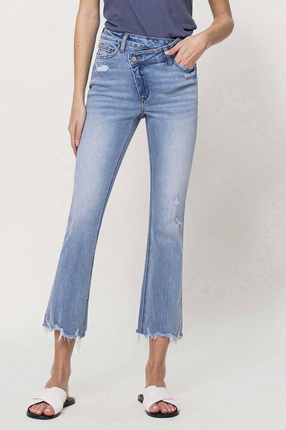 HIGH RISE CRISS CROSS KICK FLARE JEANS V3038