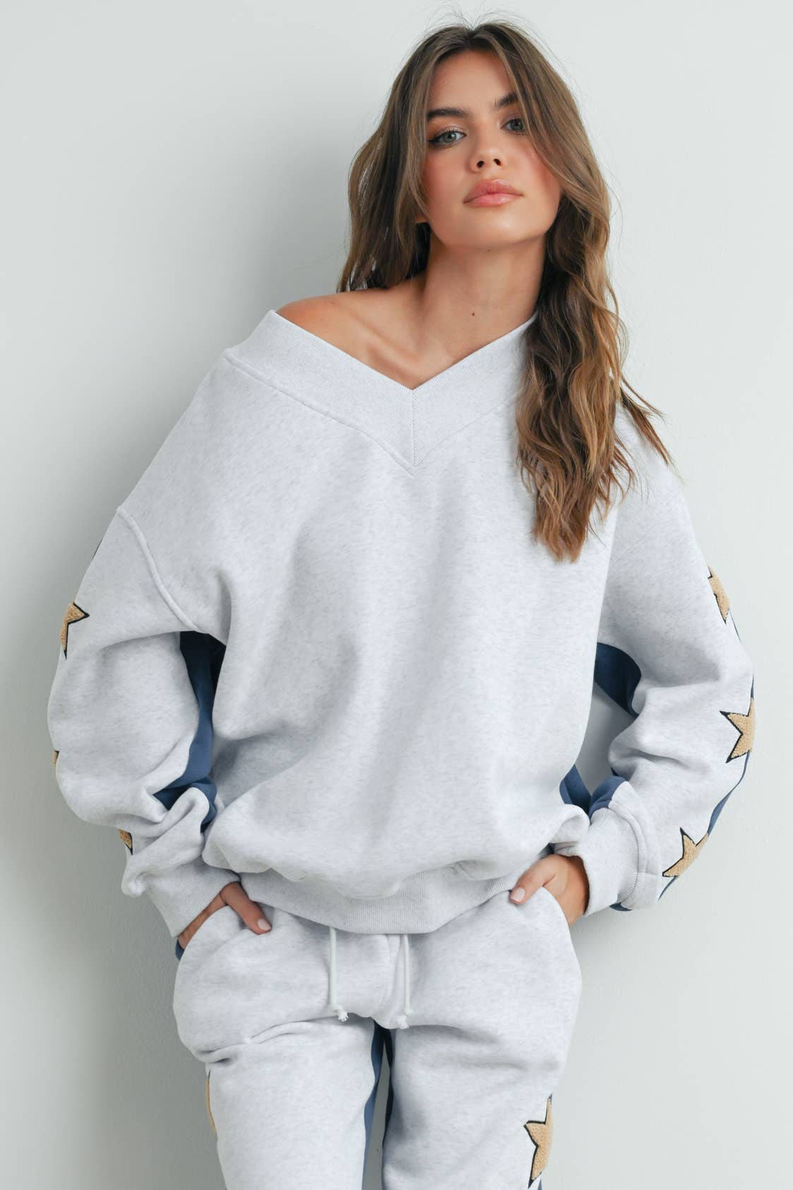 Long Sleeve Round Neck Sweatshirt with Star Detail - BMT7569