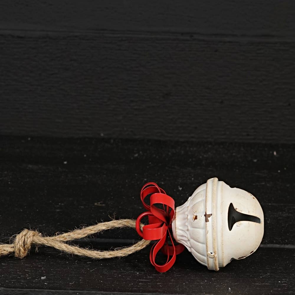 M32517-Vintage white nutshell bell w. metal bow (4.5inH)