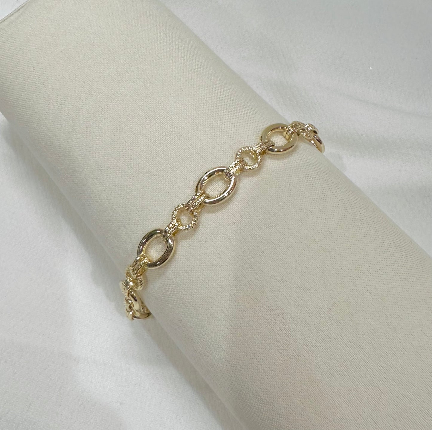 Ring Linked Golden Bracelet