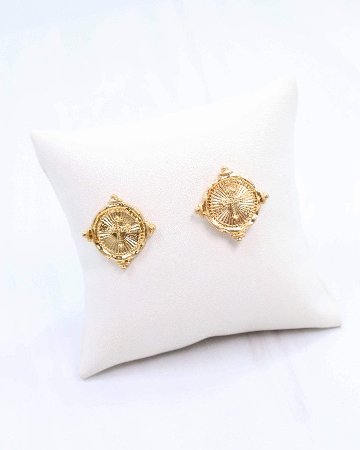 Capitola Cross Stud Worn Gold