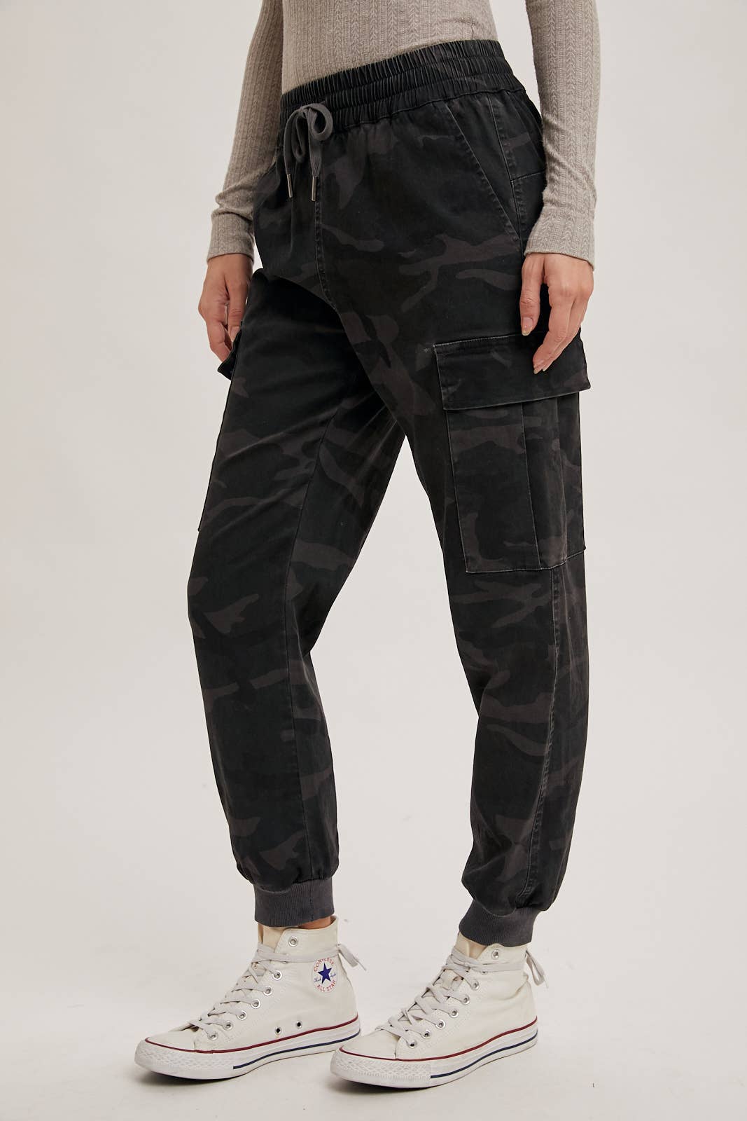 CAMO CARGO JOGGER PANTS