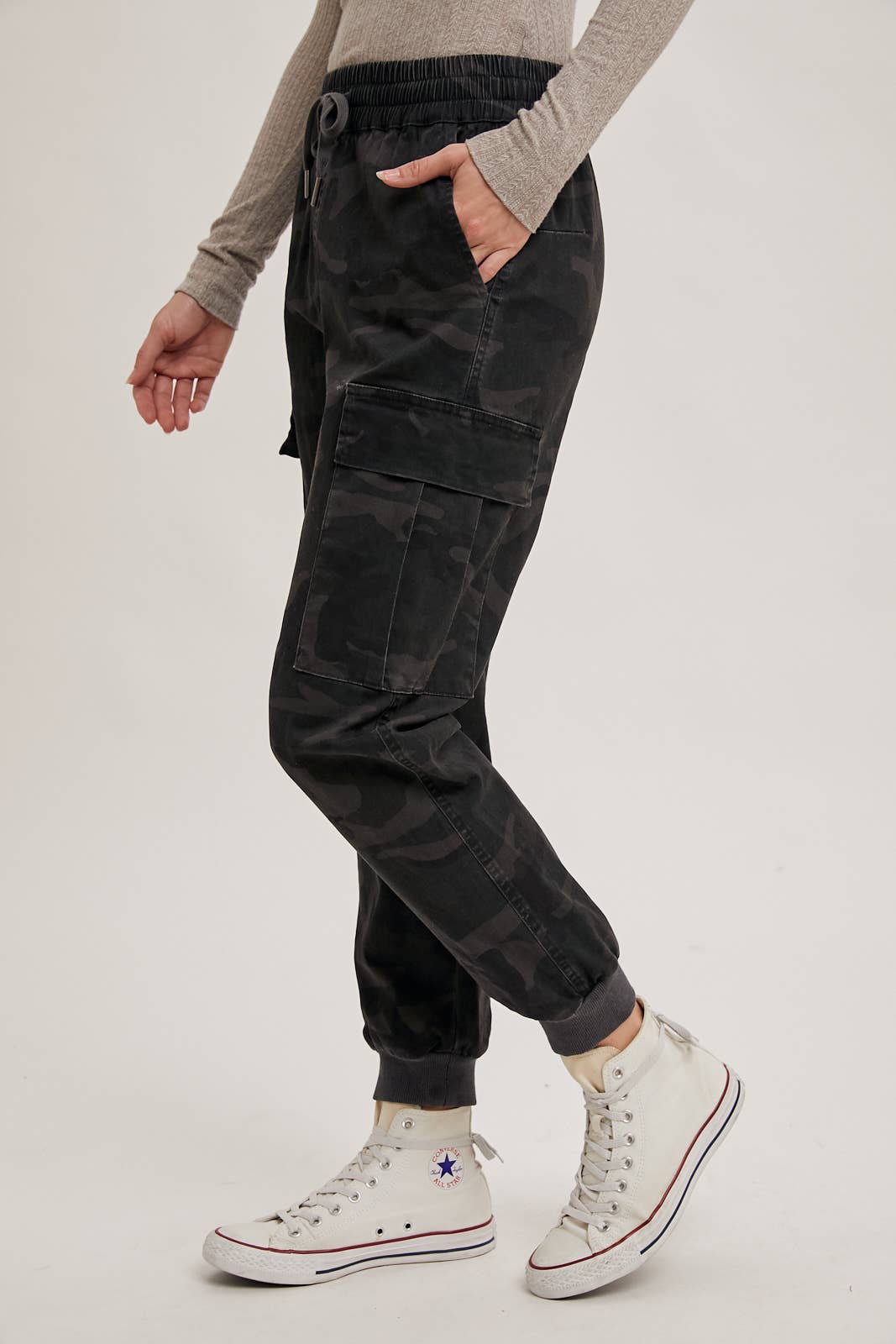 CAMO CARGO JOGGER PANTS