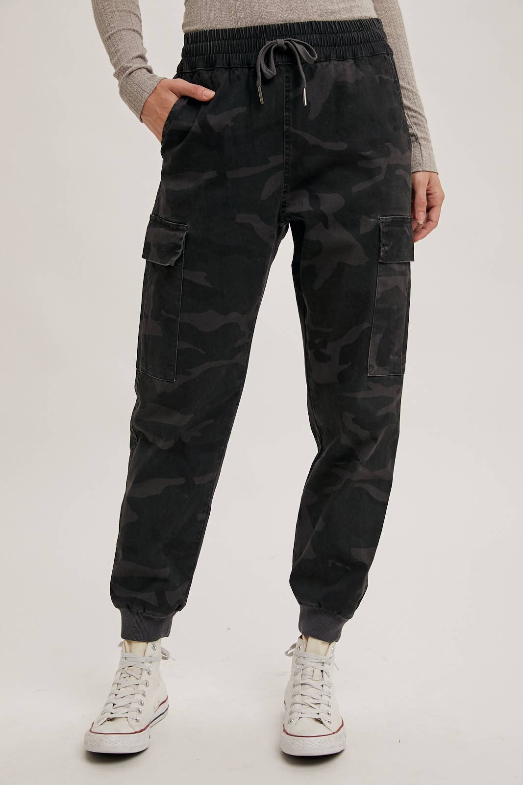 CAMO CARGO JOGGER PANTS