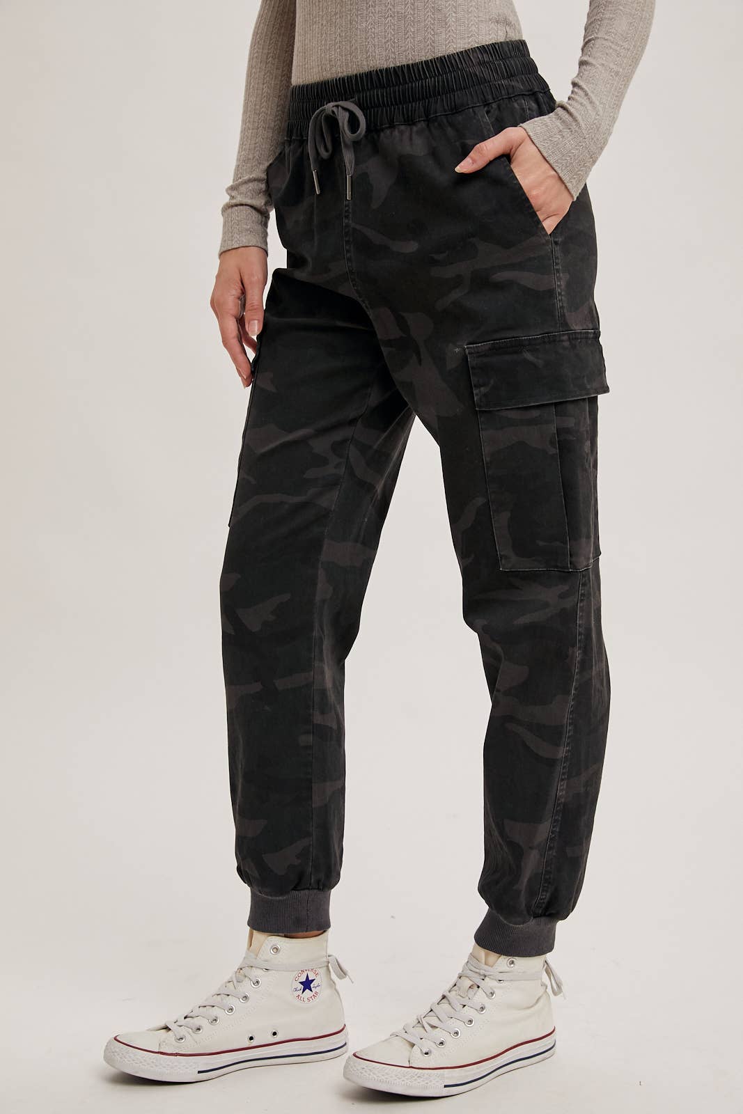 CAMO CARGO JOGGER PANTS