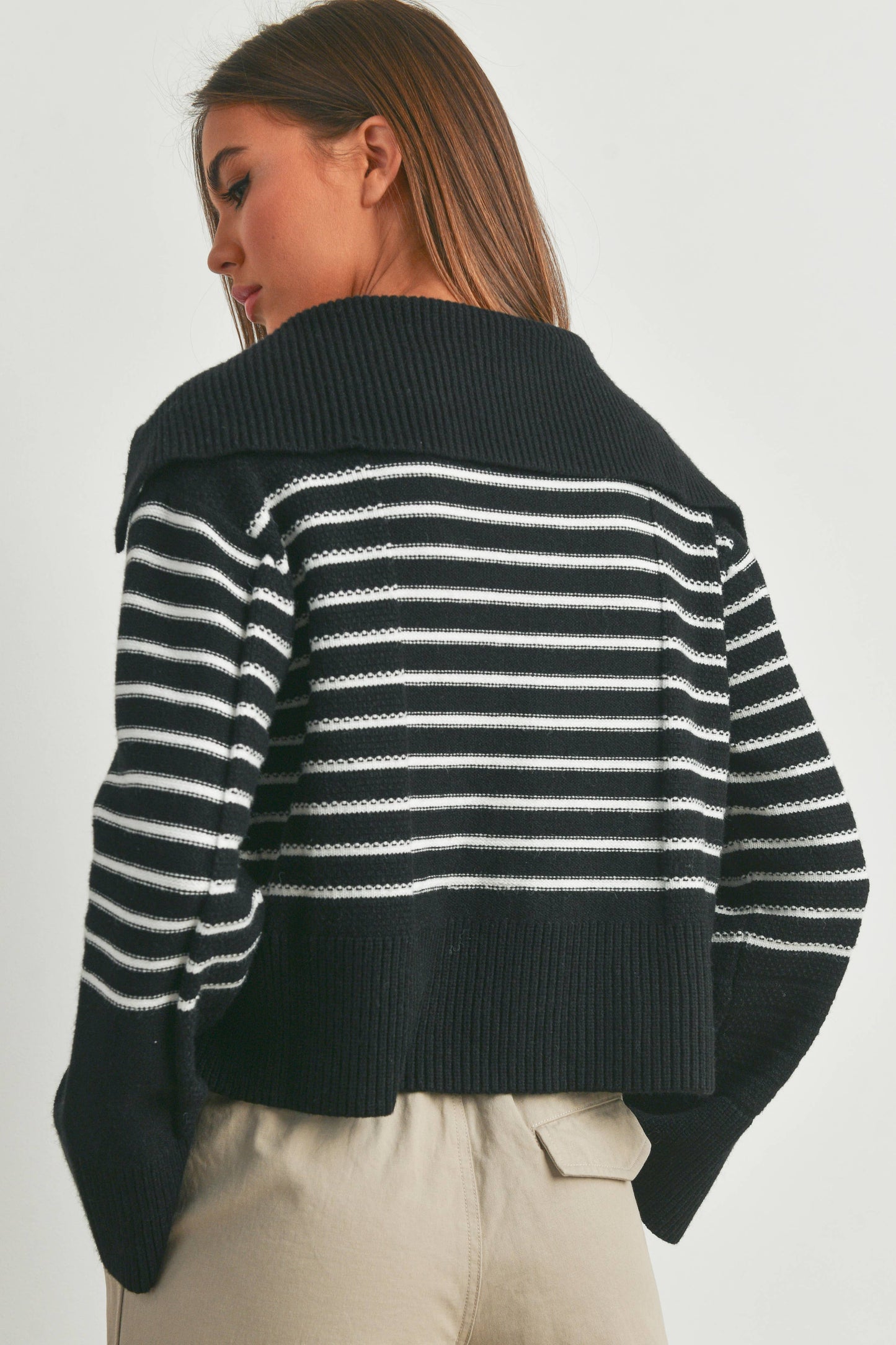 TEXTURED STRIPED V-NECK BIG COLLAR LS SWEATER - BMW7247