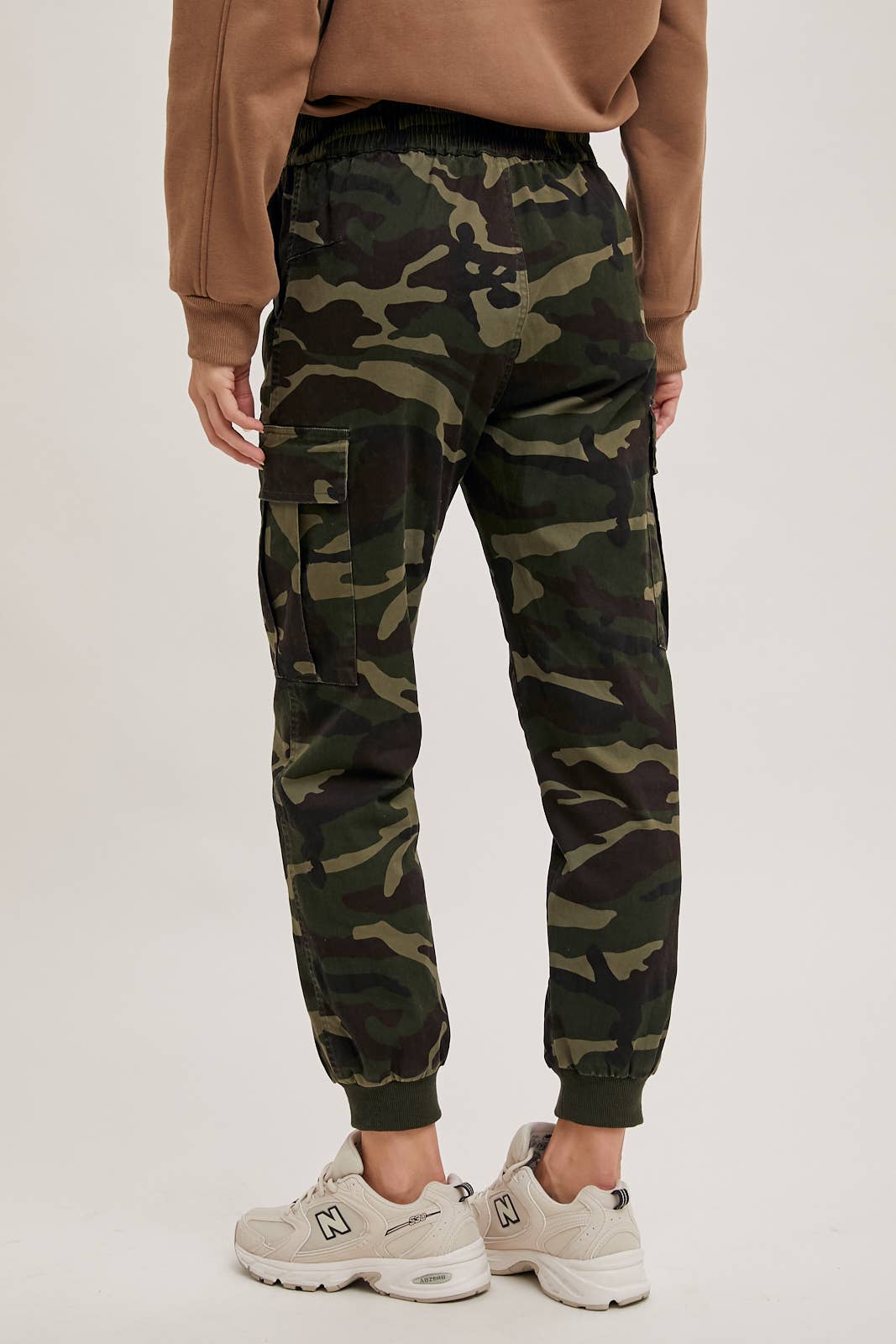 CAMO CARGO JOGGER PANTS