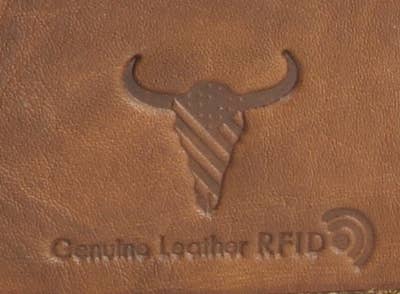 RFID Bifold w/Center I.D. Flap & Corner Contrast Notch 15715