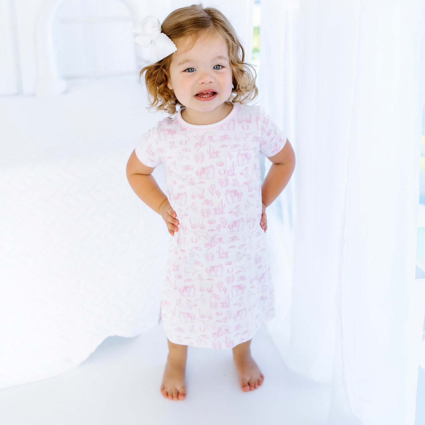 Wild West Toile Short Sleeve Nightdress - Pink