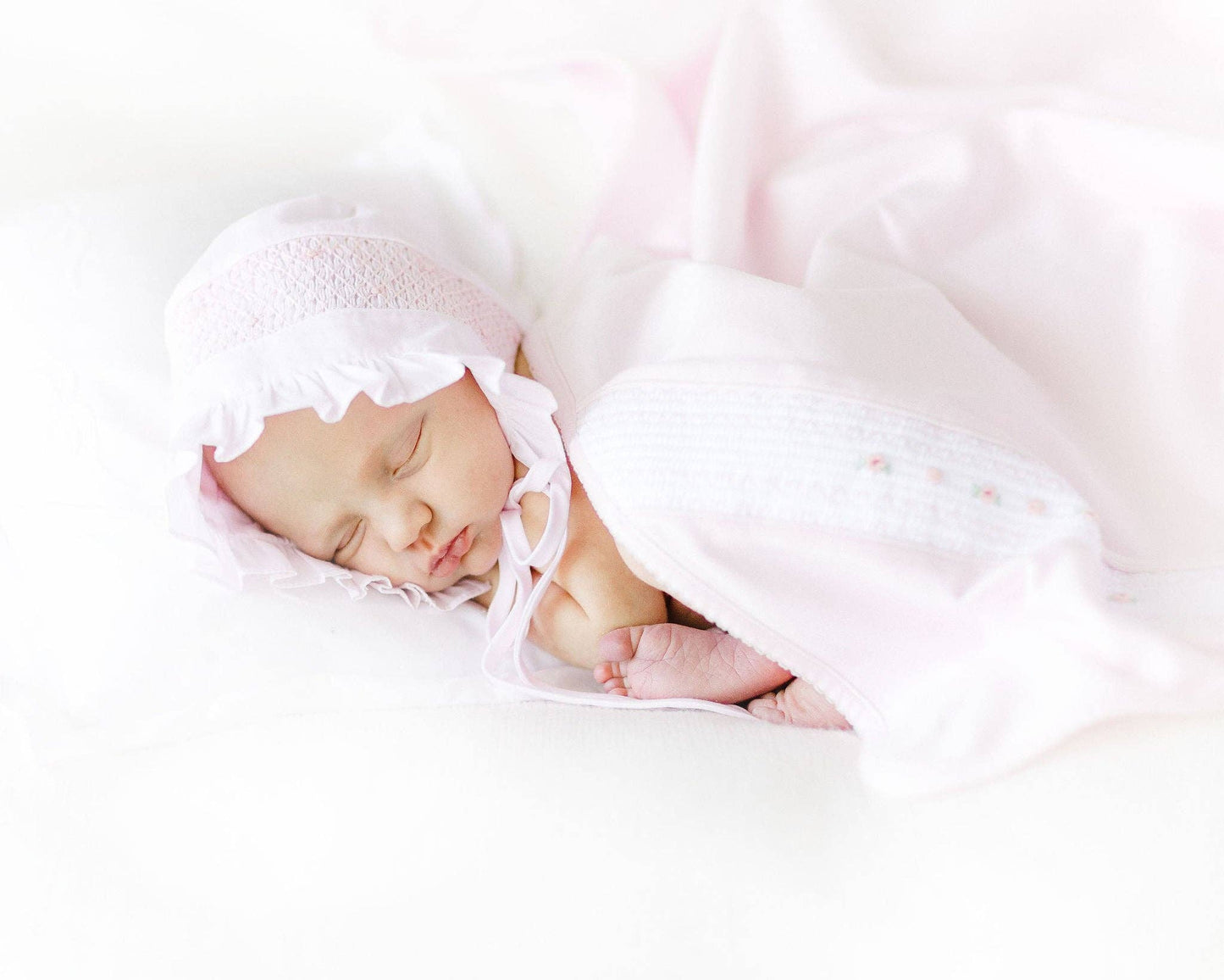 Baby Girl`s Smocked Flower Blanket