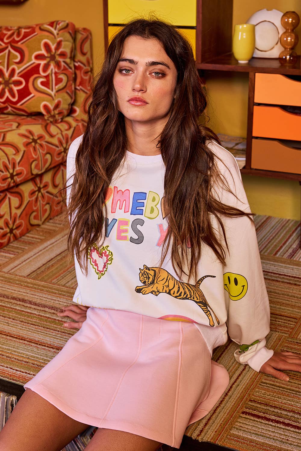 IT2537 'Somebody Loves You' Graphic Sweatshirts
